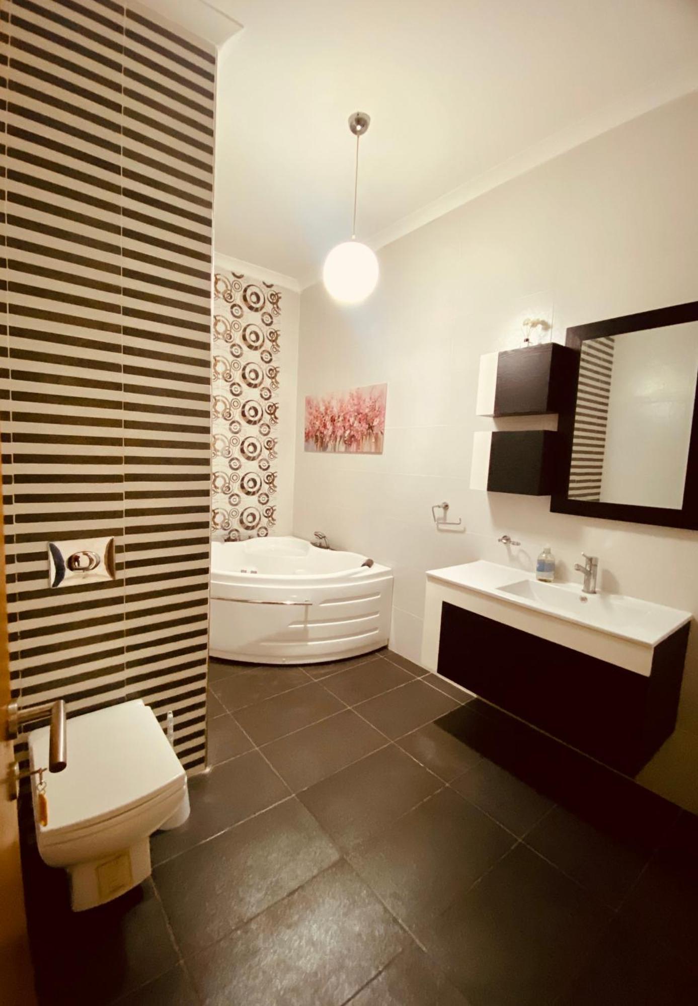 Bugibba Central Modern Apartment St. Paul's Bay Exterior foto