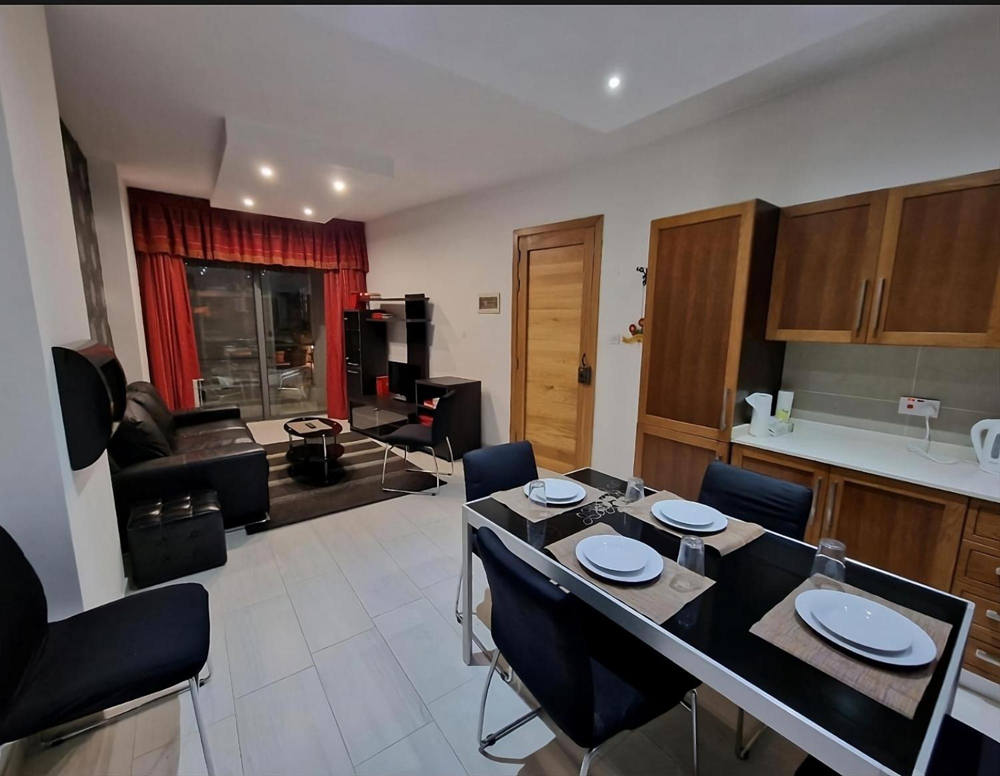 Bugibba Central Modern Apartment St. Paul's Bay Exterior foto